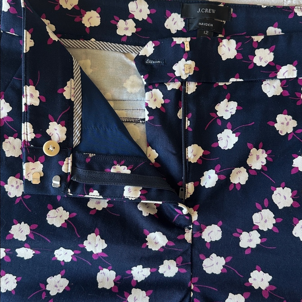 NWT J. Crew l Hayden Kickout Crop in Scattered Peony Print, 12 - Picture 5 of 11